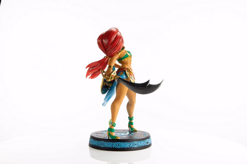 GameStop The Legend of Zelda: Breath of the Wild Collector's Edition Urbosa PVC Statue