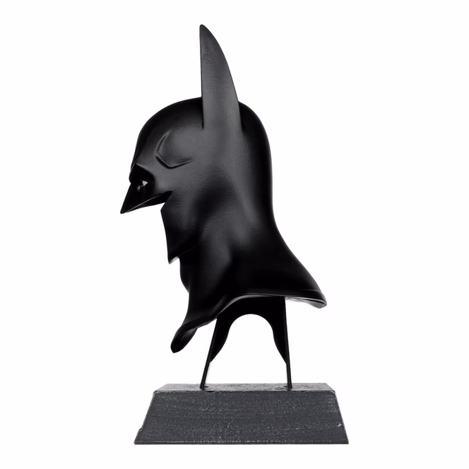 GameStop McFarlane Toys DC Direct Batman - Batman: Arkham Asylum 1:3 Scale Cowl Prop Replica