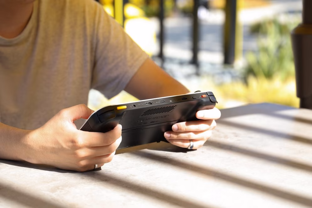 GameStop Atari Gamestation Go: Over 200 Preloaded Games including Pac-Man and Atari Recharged Titles
