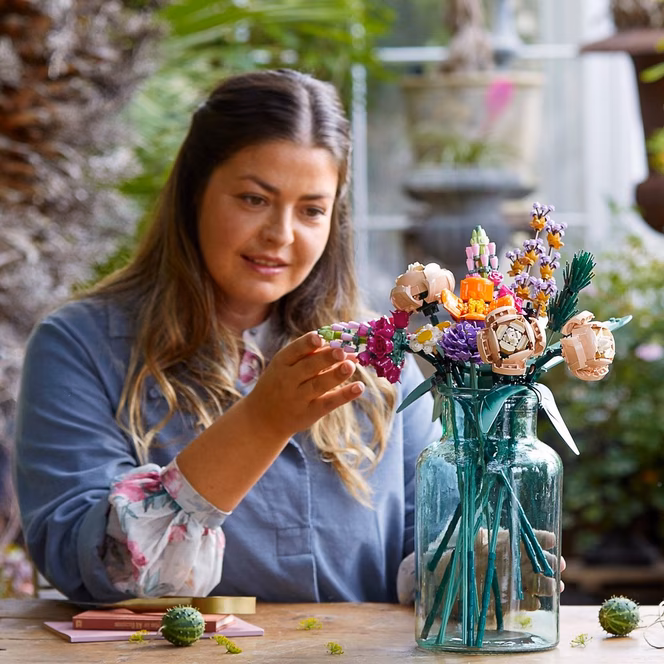 GameStop LEGO Botanicals Flower Bouquet Building Playset