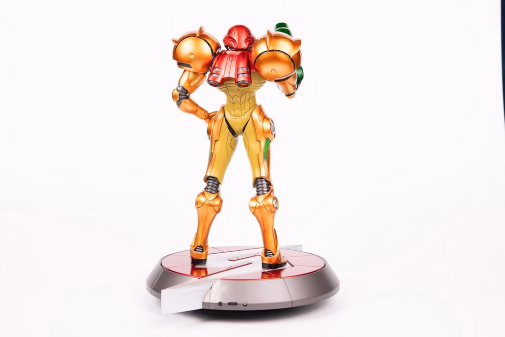 GameStop Metroid Prime Samus Varia Suit (Collector's Edition) Statue