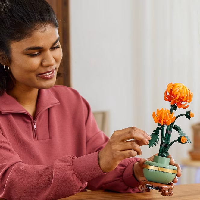 GameStop LEGO Botanicals Chrysanthemum Building Set for Home Decor 10368